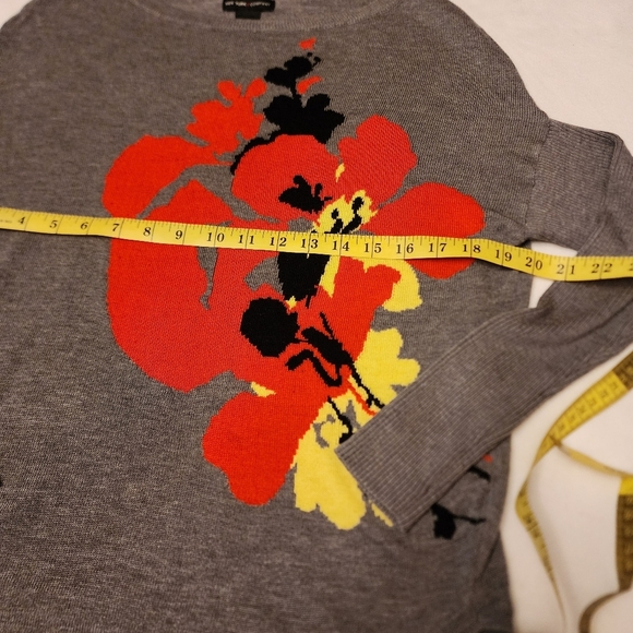 Gray Floral Sweater - Picture 9 of 9